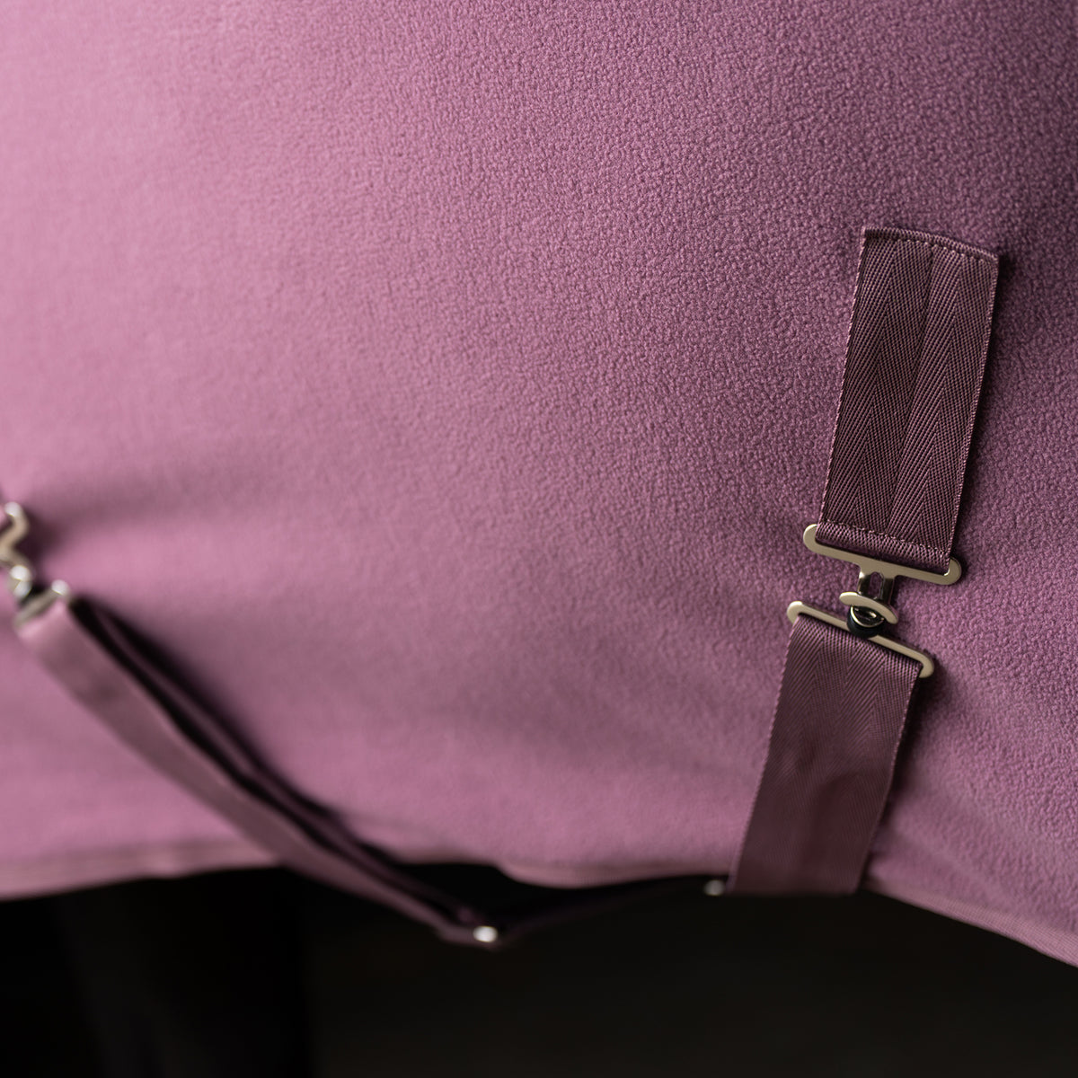 Imperial Riding IRHFundamental Fleecetäcke med kryssgjordar, Mauve