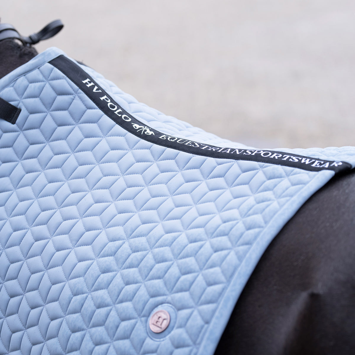HVPolo Dressyrschabrak Essential, Duvblå