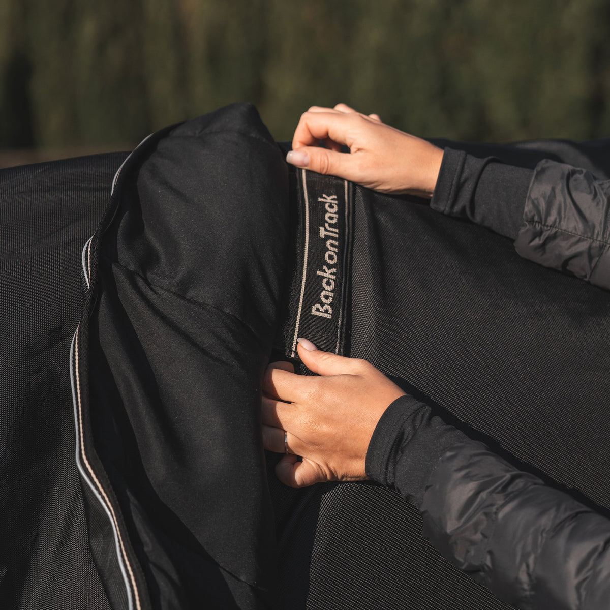"Obsidian" Utetäcke 300 g med Halsdel