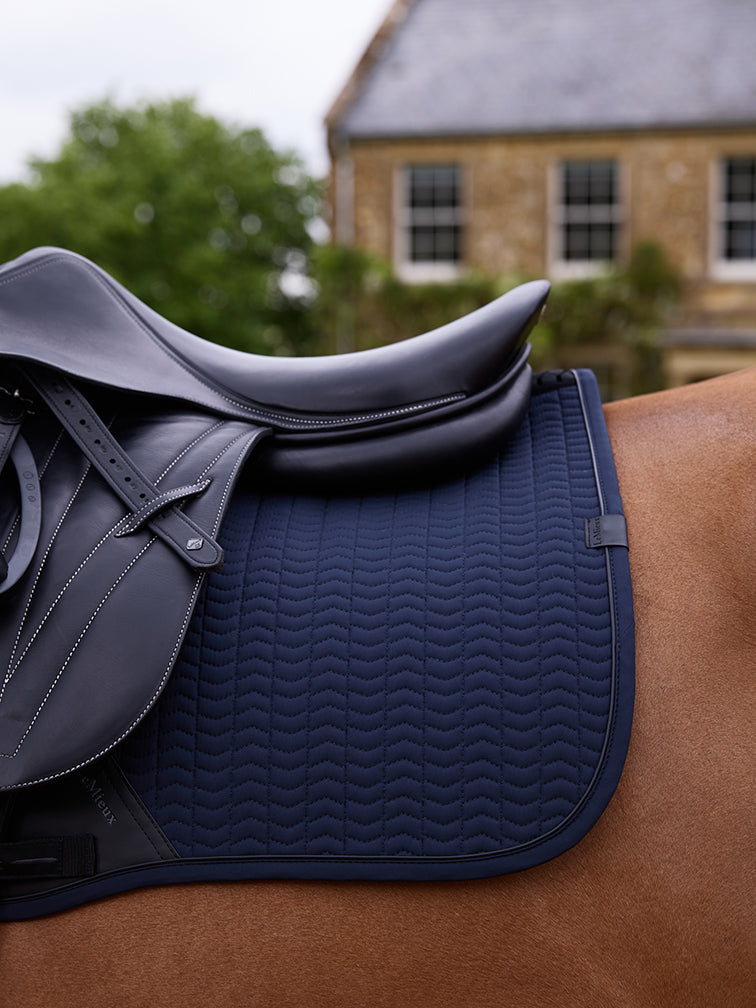 SS25 Essence Eurojump Square Navy