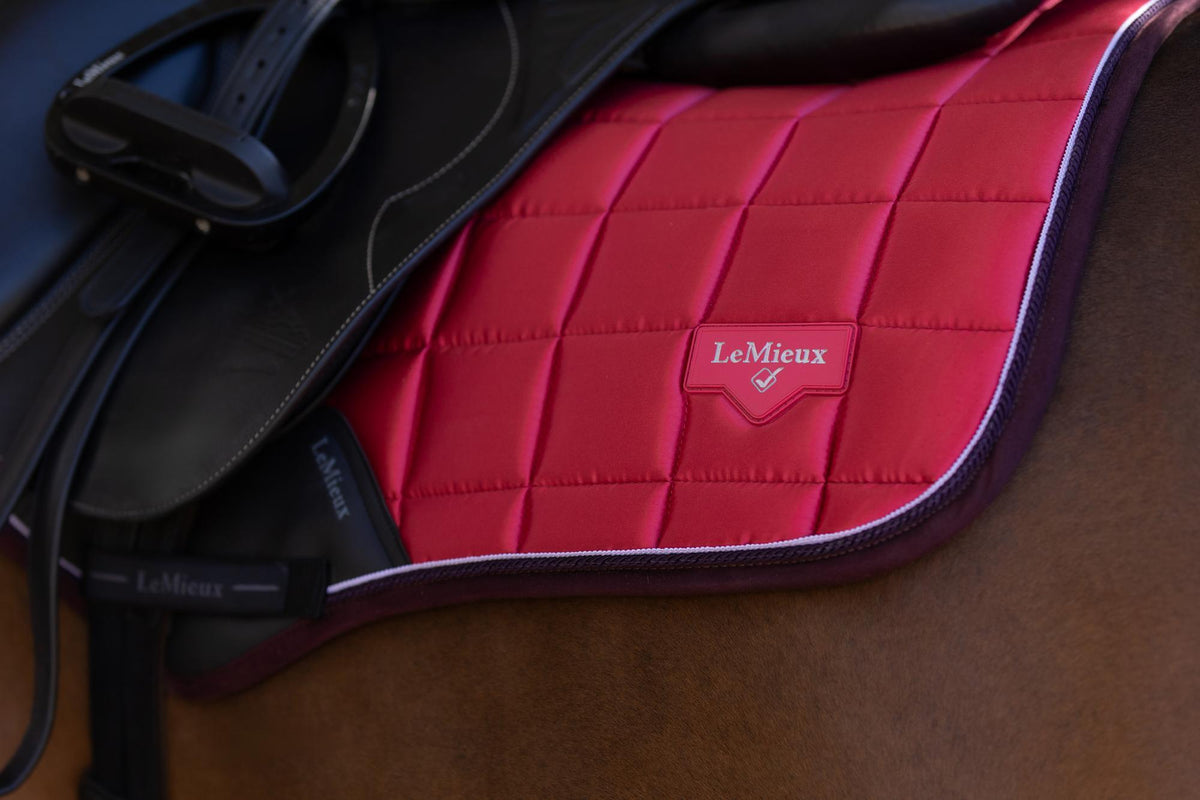 AW25 LM Loire Classic Close Contact Square Cranberry