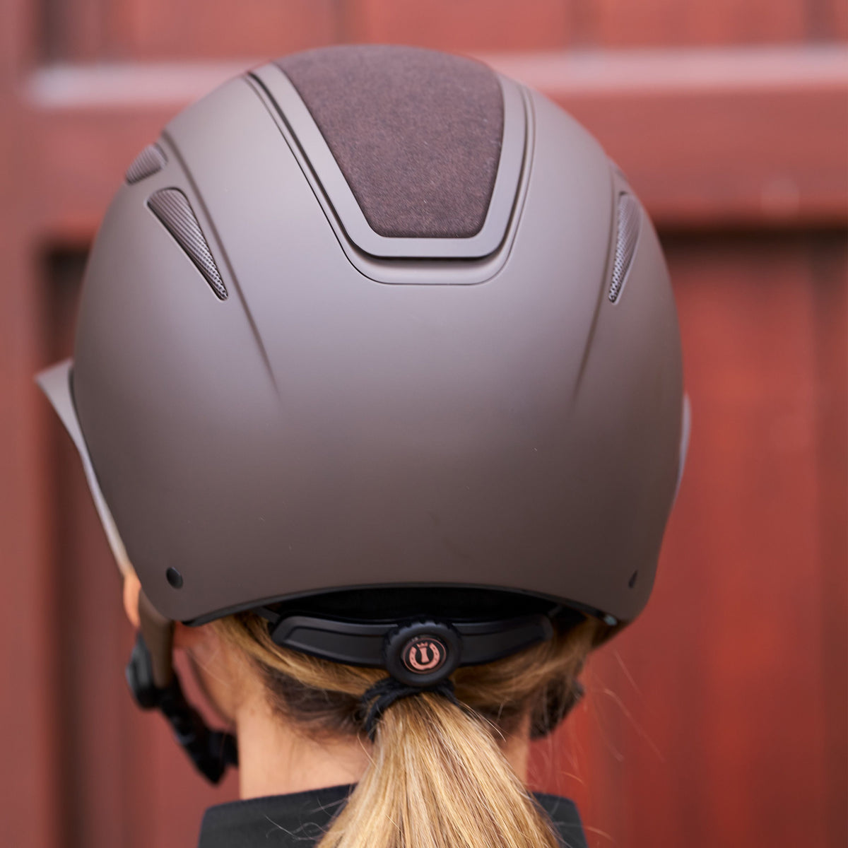 Imperial Riding Ridhjälm IRHOlania Deluxe , Stor skärm, Mörkbrun